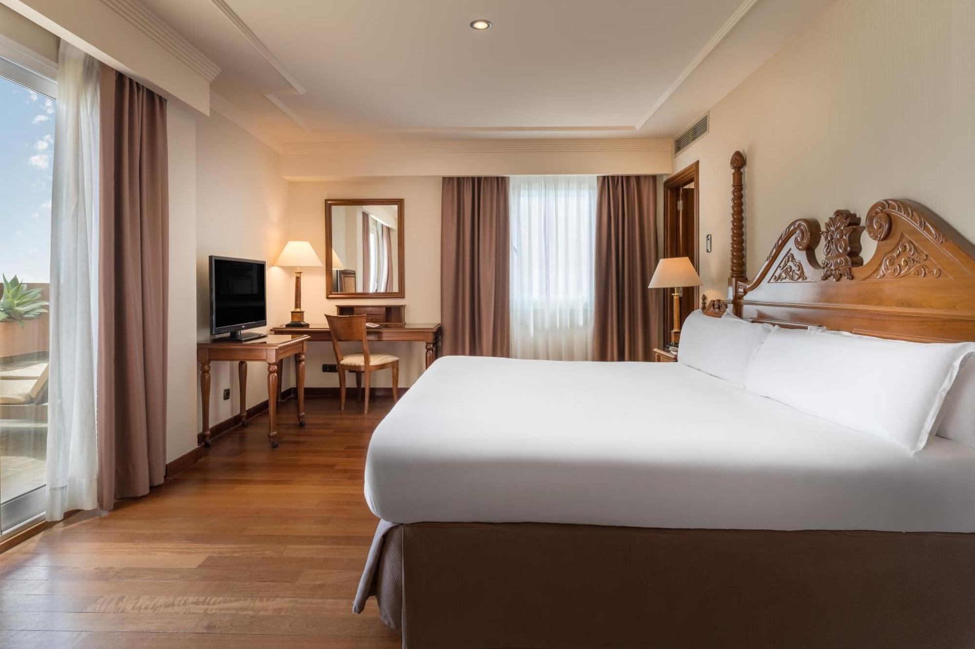 Suite with Sea View (2 Adults),1681714851:JPEG